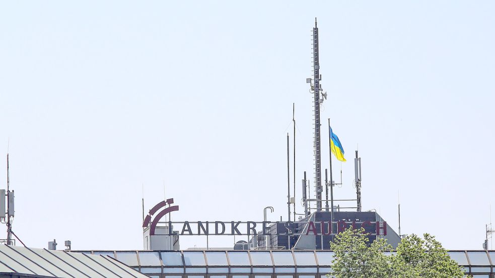 Höhere Gebäude als Antennenstandorte wie das Auricher Kreishaus gibt es im ländlichen Raum nur sehr selten. Foto: Romuald Banik