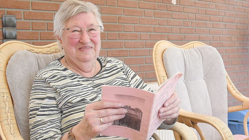 Gesine Gastmann aus Simonswolde gehörte einst zu den Autorinnen, die das Kochbuch verfassten. Foto: Gerd-Arnold Ubben