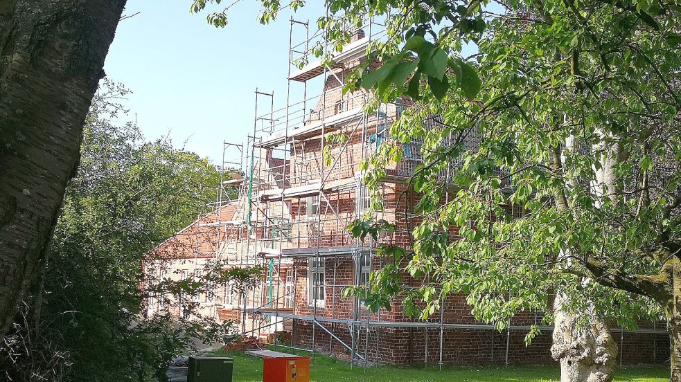 Das historische Steinhaus in Engerhafe soll mit einer Wärmepumpe geheizt werden. Foto: Karin Böhmer