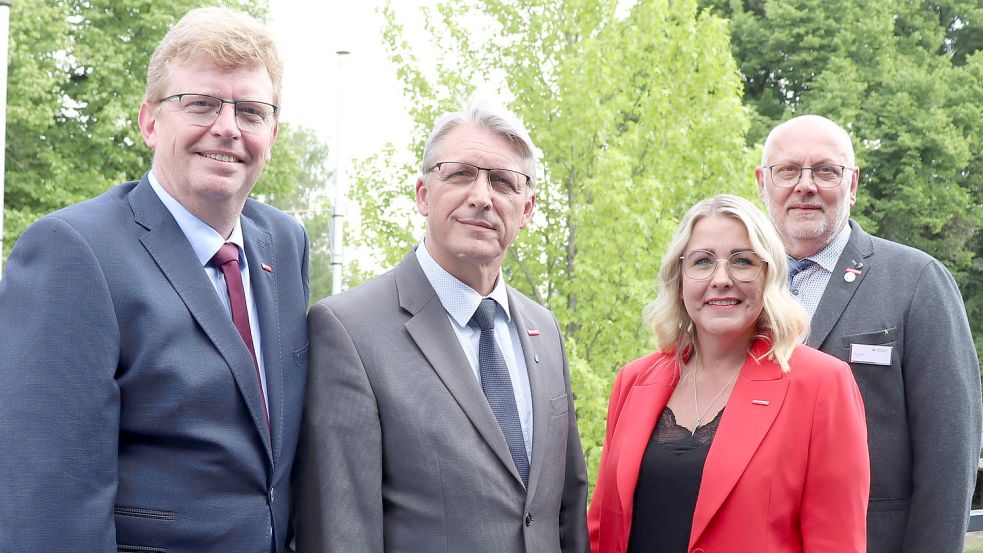 Das Präsidium der Handwerkskammer bestehend aus Präsident Albert Lienemann (von links), Hauptgeschäftsführer Jörg Frerichs, Vizepräsidentin Imke Hennig und Vizepräsident Jörg Klein führte durch die Frühjahrsvollversammlung. Foto: HWK
