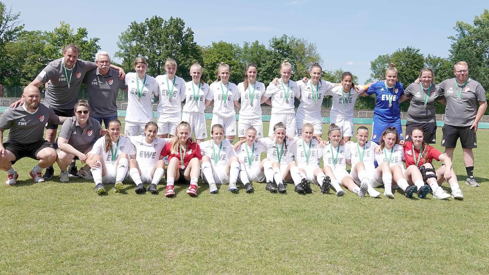 So werden die Auricher B-Juniorinnen nie wieder zusammenspielen. Sechs Spielerinnen bleiben, elf Neue kommen hinzu.Foto: Helmut Vortanz