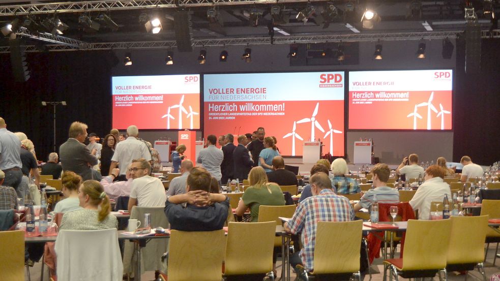 In der Auricher Sparkassenarena fand der SPD-Landesparteitag statt. Foto: Neelke Harms