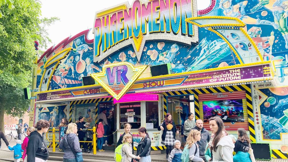 Im vergangenen Jahr sorgte das VR-Kino Phaenomenon auf dem Norder Pfingstmarkt für regen Zulauf. Foto: Rebecca Kresse