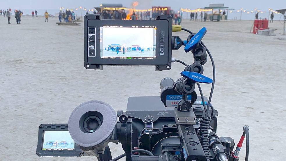Dreharbeiten für Ostfriesenfeuer am Norddeicher Strand. Foto: Klaus-Peter Wolf
