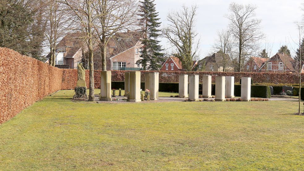Im nördlichen Bereich des Friedhofs der Lamberti-Gemeinde wurde 2017 eine Urnengrabanlage eingerichtet. Damit wird neuen Bestattungstrends Rechnung getragen. Foto: Heino Hermanns