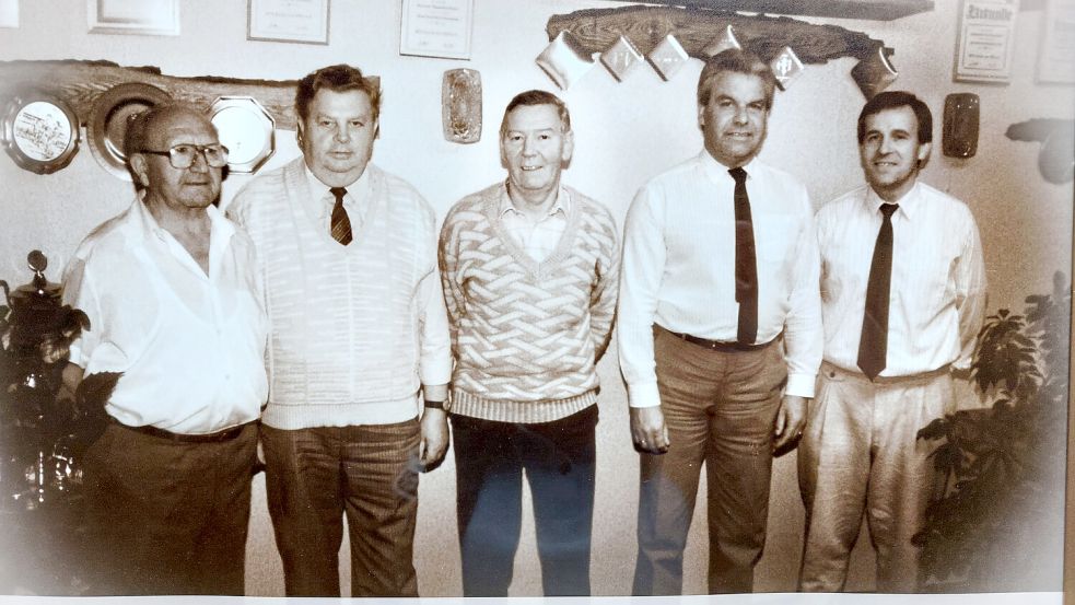 Diese Männer waren Vorsitzende bei Eintracht Plaggenburg: Hans Friedrichs (von links, 1949-1958), Wolbrich Hagena (1958-1960), Johann Scherf (1960-1962), Bernhard Boekhoff (1964-1987) und Artur Decker (1987-1991). Danach blieben zwei weitere Vorsitzende lange im Amt. Helmut Schulze war zwanzig Jahre Vorsitzender des Vereins, sein Nachfolger Gerd Reis elf Jahre. Seitdem führt ein Vorstandsteam den Verein an.Foto: privat