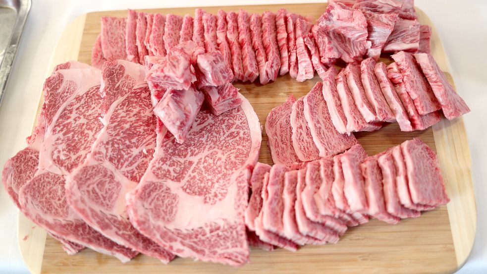 Wagyu-Fleisch ist wegen seiner guten Qualität und der intensiven Marmorierung beliebt. Foto: DPA