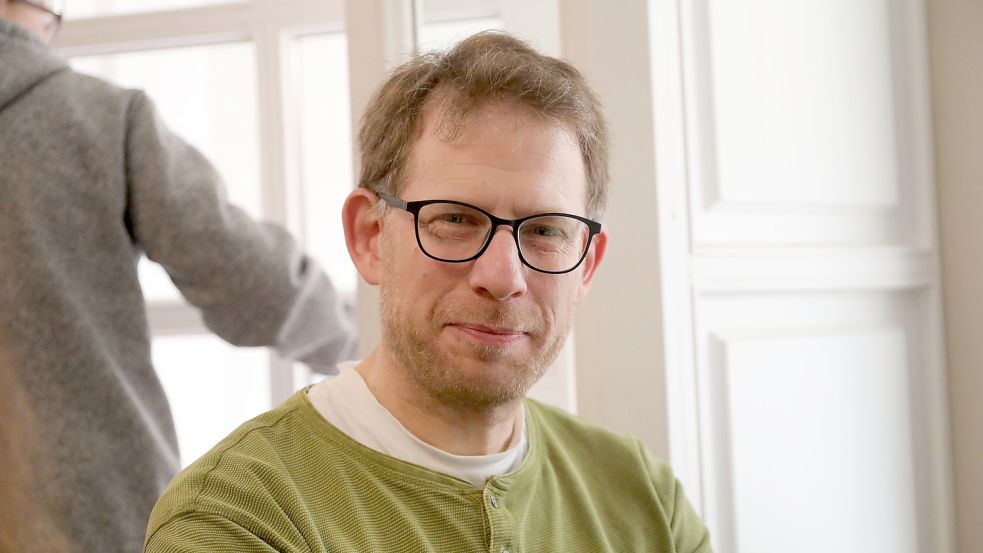 Thomas Gehrke ist zweiter Vorsitzender des Vereins „Aurich – ran an die Bahn“. Foto: Romuald Banik