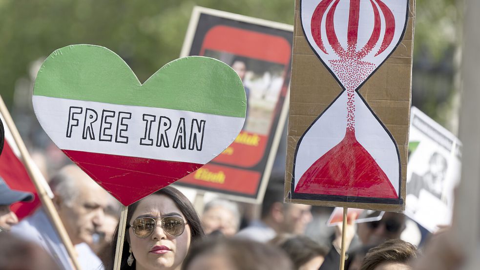 Seit dem vergangenen Jahr finden im Iran landesweit Proteste statt. Das Regime antwortet darauf mit absoluter Härte.. Foto: dpa/Boris Roessler