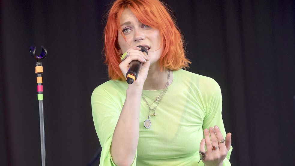 Singer-Songwriterin und Schauspielerin Alli Neumann war zuletzt in der Vox-Sendung „Sing meinen Song“ im Fernsehen zu sehen. Foto: imago-images/Guido Schiefer