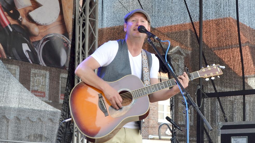 Für die Musik sorgte am Sonnabendvormittag Helge Plavenieks. Foto: Neelke Harms