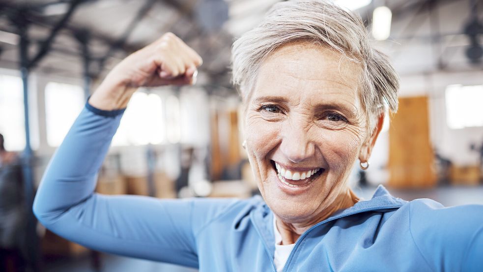 Nicht nur für die körperliche Fitness im Alter können Menschen etwas tun, auch für die geistige Frische. Foto: imago images/Zoonar