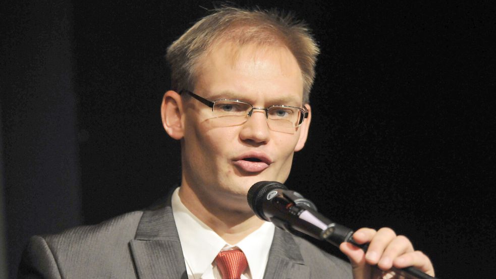 Sebastian Schulze ist Vorsitzender des SPD-Ortsvereins Aurich-Mitte und fordert „klare Kante“ von der CDU. Foto: Wilfried Frerichs