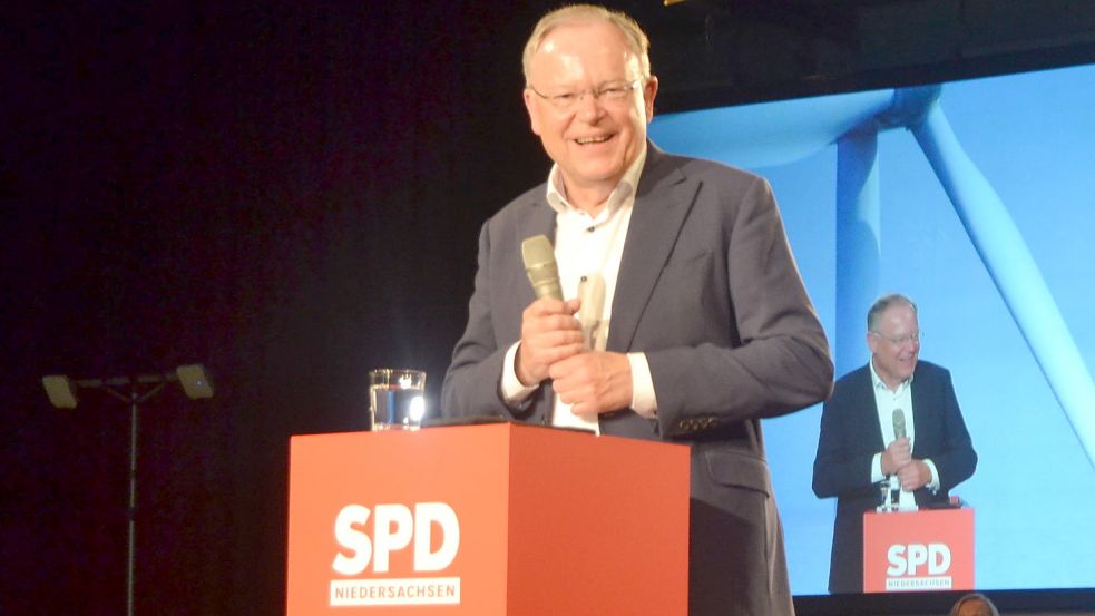 Ministerpräsident Stephan Weil (SPD) sprach am Sonnabend auf dem Landesparteitag der Sozialdemokraten in der Auricher Sparkassen-Arena. Foto: Neelke Harms