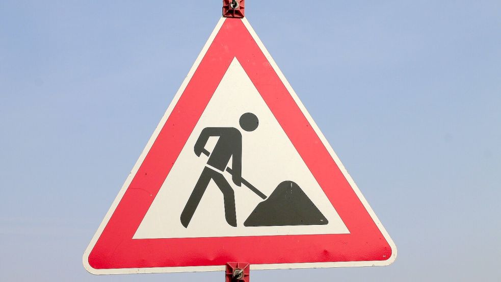 Baustellen behindern ab Montag, 7. August, den Verkehr auf den Landesstraßen zwischen Marienhafe und Emden. Foto: Pixabay