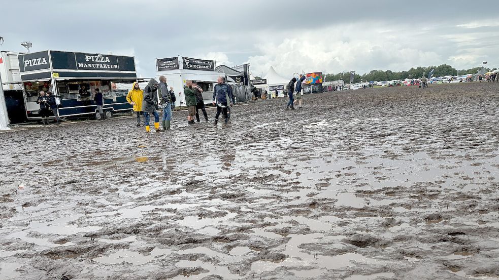 Der Zustand nicht nur der Campingflächen auf dem gesamten WOA-Gelände ist aufgrund des anhaltenden Regens mehr als bedenklich. Foto: Torge Ramm