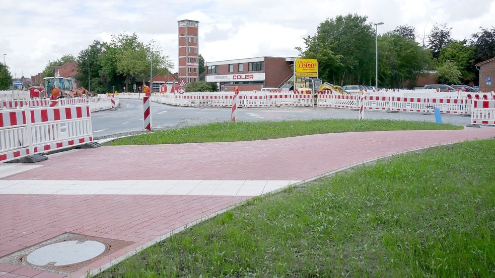 Weiter Großbaustelle: Die Abzweigung Fockenbollwerkstraße/Egelser Straße/Wallinghausener Straße. Foto: Landesbehörde für Straßenbau und Verkehr