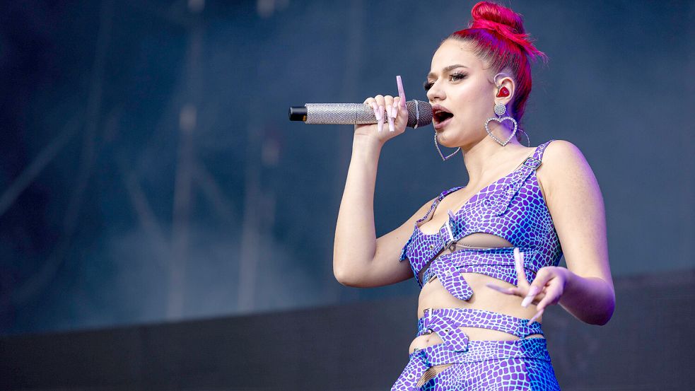 Eine der erfolgreichsten Rapperinnen: Badmómzjay auf dem Hip-Hop-Open-Festival in Stuttgart. Foto: Imago Images / Eibner