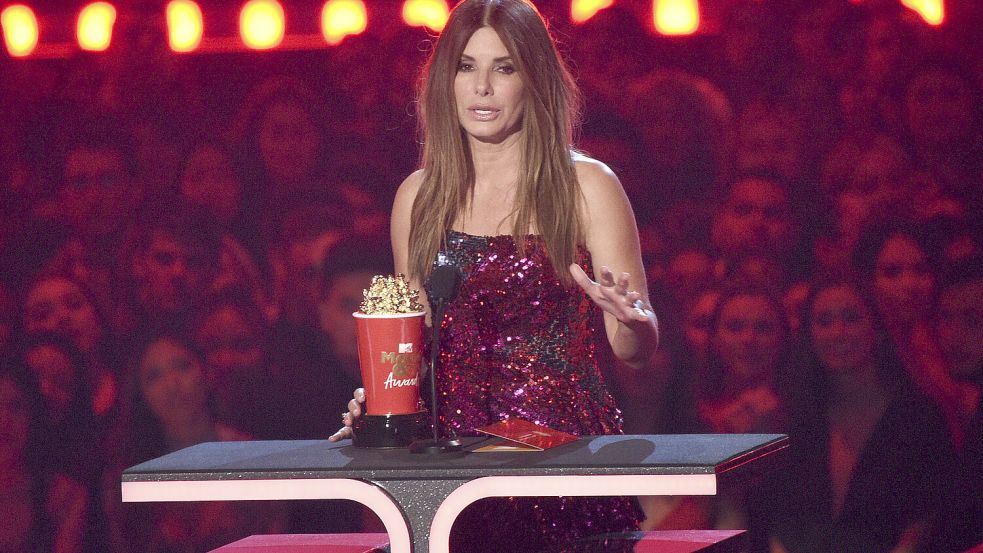 Oscar-Preisträgerin Sandra Bullock (Foto) war jahrelang in einer Beziehung mit Bryan Randall - nun ist der Fotograf an ALS gestorben. Foto: dpa/Invision/Chris Pizzello
