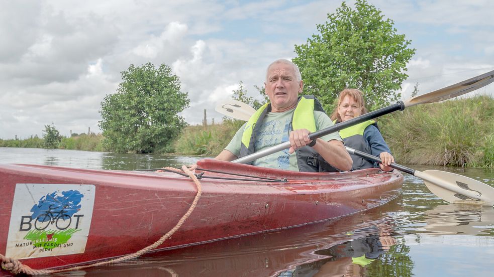 Günter Birkenfeld und Ute Hofmann hatten ihr Kanu nach einigem Üben gut im Griff. Foto: Folkert Bents