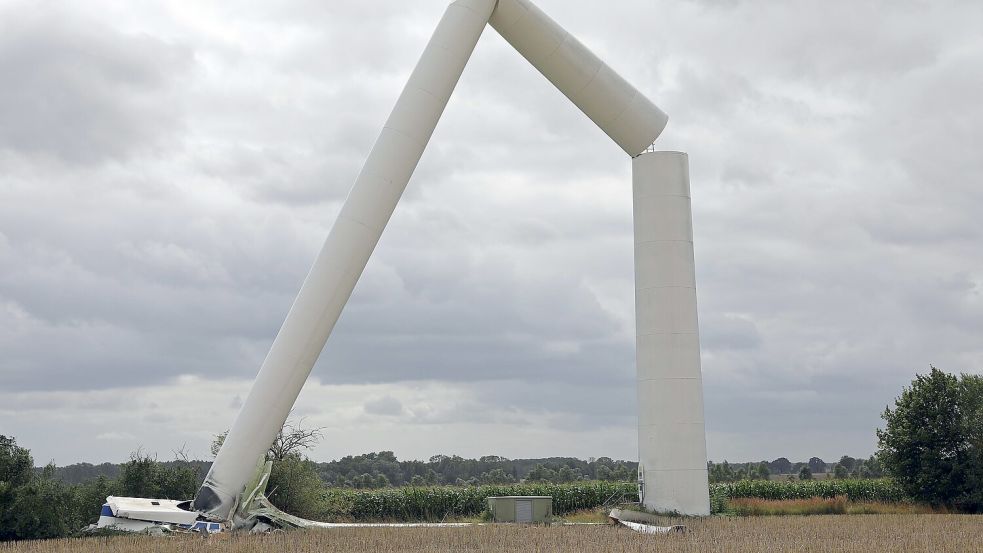 Dieses Windrad hat dem Sturm in Mecklenburg-Vorpommern nicht standgehalten. Foto: Stefan Tretropp