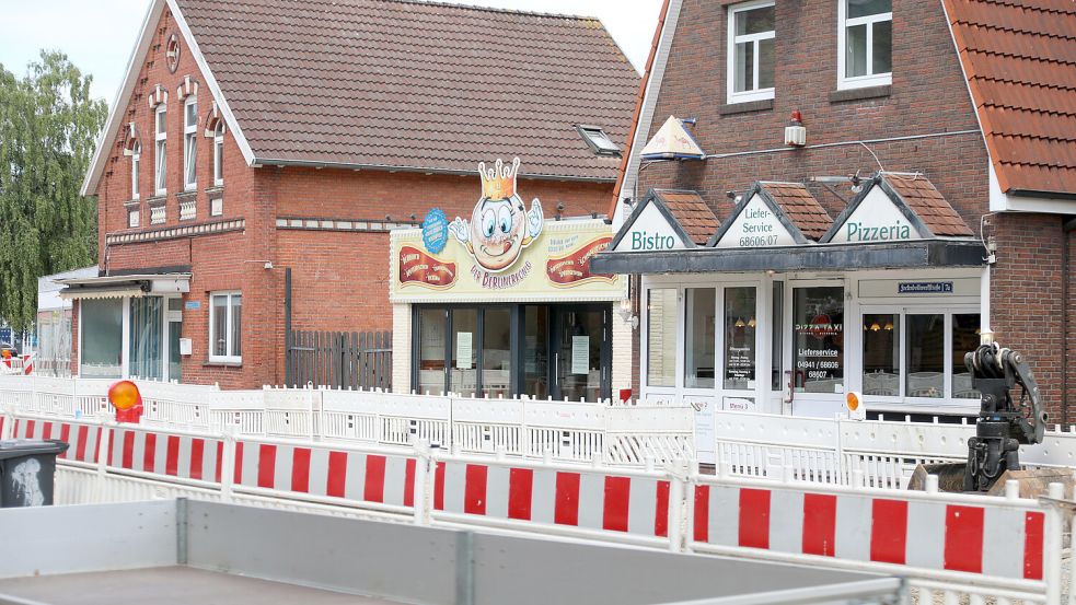 An der Fockenbollwerkstraße gibt es fast auf ganzer Länger Geschäfte, Gastronomie oder Dienstleister. Einige sind aber schon zu Baustellenbeginn aus der Straße verschwunden. Foto: Romuald Banik