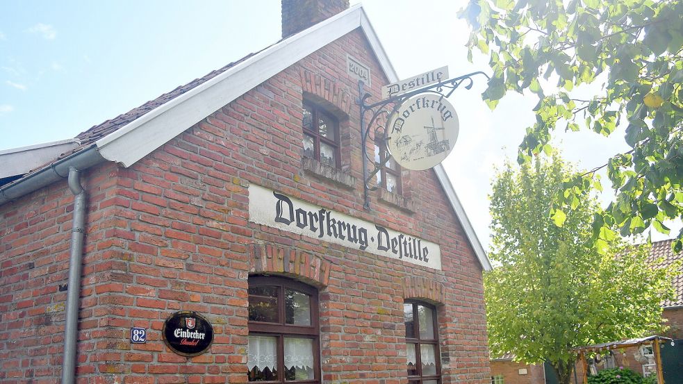 Die Dorfkrug-Destille im Dörpmuseum in Münkeboe, in der Eckhard Kruse viel Zeit verbringt. Foto: Gerd-Arnold Ubben