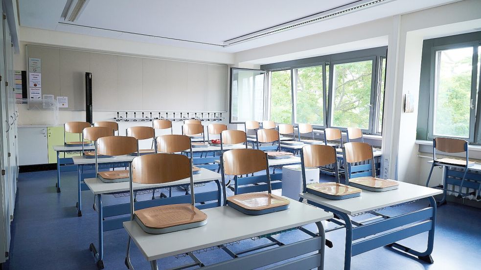 Kurz vor Schuljahresbeginn ist die Lehrerversorgung im Kreis Aurich auf Kante genäht. Foto: DPA