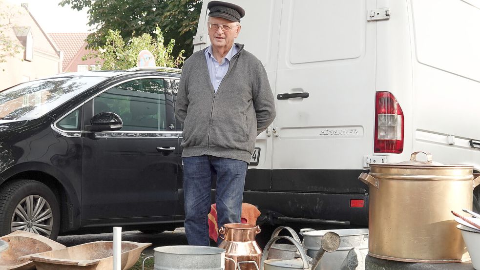 Kurt Graf ist seit neuen Jahren für den Flohmarkt verantwortlich. Foto: Helmut Vortanz