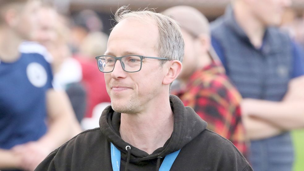 Ostfrisia-Trainer Alwin Tierok-Heddinga sah einen engagierten Auftritt seiner Mannschaft.Foto: Wilfried Gronewold