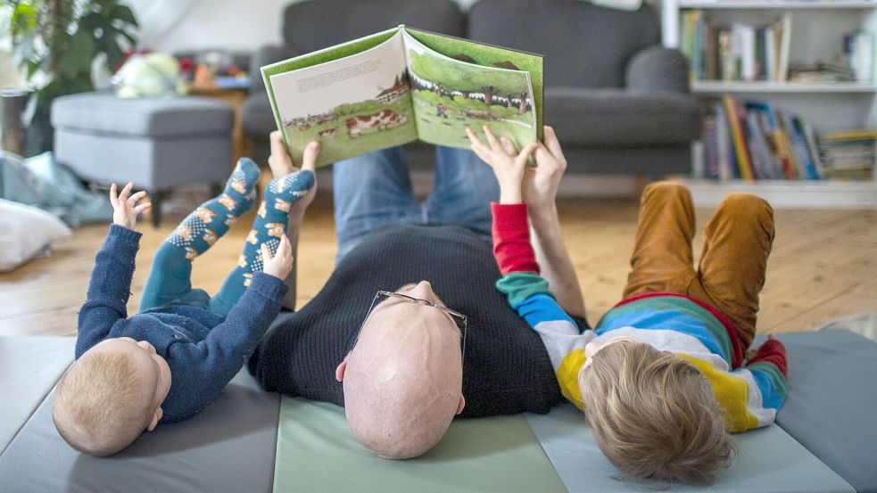 Vor allem manche Väter müssen zum Teil viel Unterhalt zahlen, obwohl sie sich erheblich um ihre Kinder kümmern. Foto: Janine Schmitz/photothek.de via www.imago-images.de