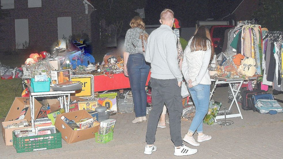 Eine Attraktion ist der Nachtflohmarkt. Foto: Gerd-Arnold Ubben