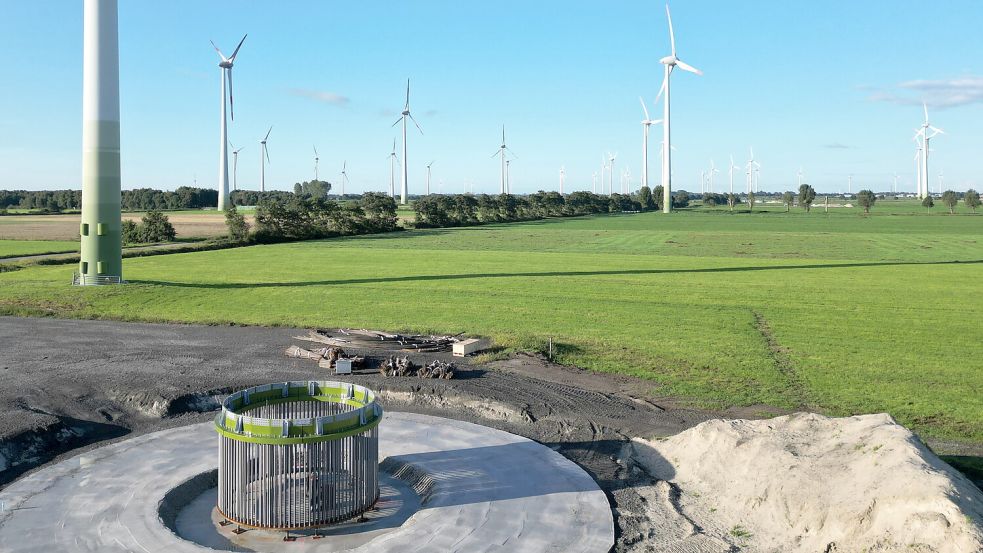 Der Bau der ersten Fundamente der neuen Enercon E-138-Anlagen im Windpark Ihlow hat begonnen.Foto: privat