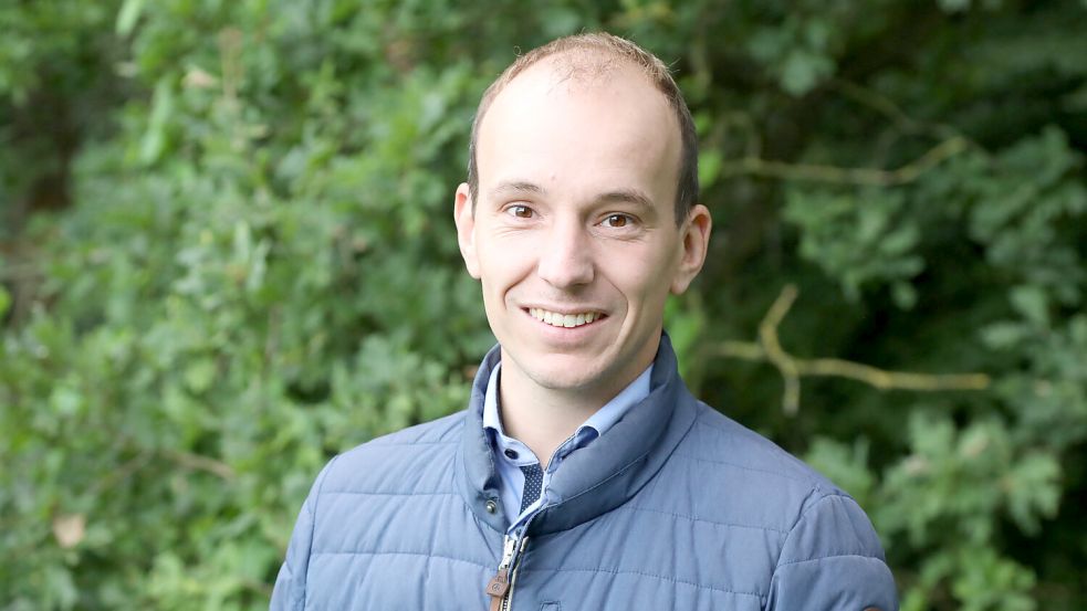 Sören Saathoff ist Standortleiter der KVHS in Aurich. Foto: Romuald Banik
