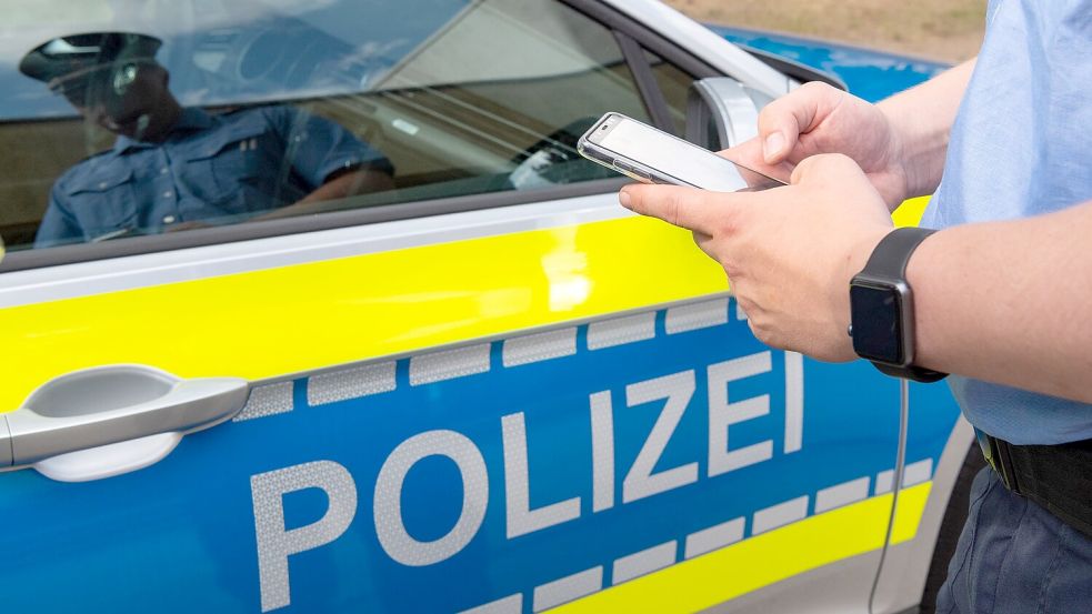 Die Polizei Emsland war am Donnerstag in Hage im Einsatz und schnappte zwei mutmaßliche Diebe. Foto: DPA