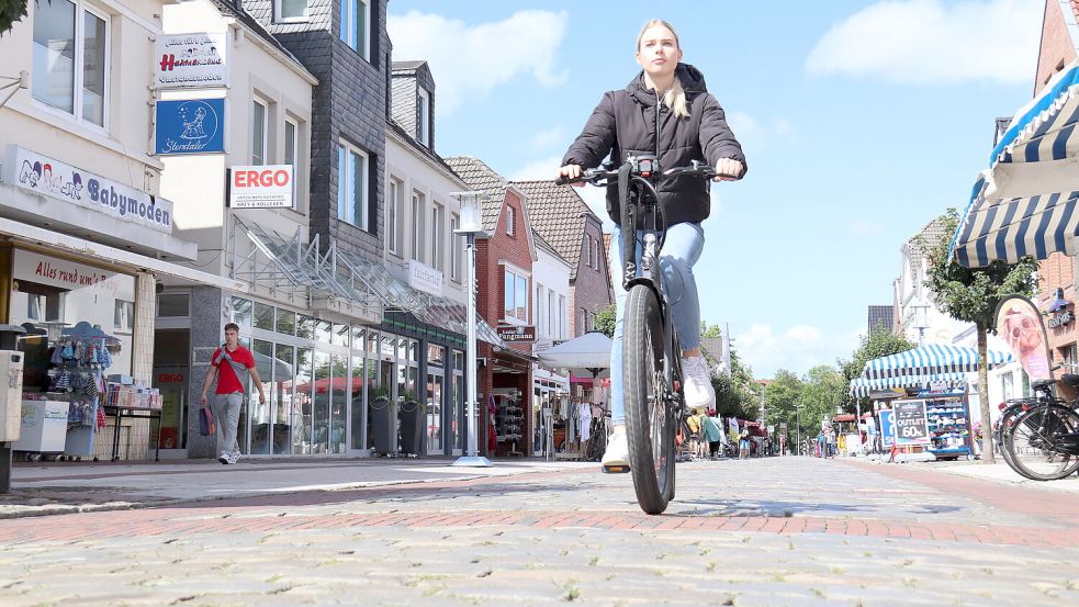 Das Kopfsteinpflaster in der Norderstraße soll nach dem Willen der Verwaltung ausgetauscht werden. Foto: Heino Hermanns