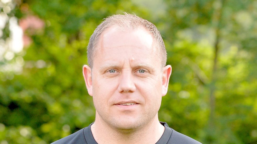 Der Auricher Frank Löning spielt noch ab und zu für seinen Heimatverein Wallinghausen.Foto: Bernd Wolfenberg