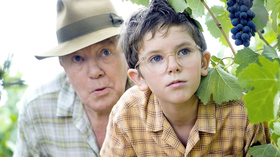 Onkel und Neffe? Albert Finney und Freddie Highmore in dem Film „A Good Year“ (USA/UK 2006) Foto: imago images/Mary Evans