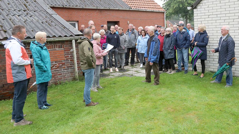 Rund 60 Gäste konnte der Ortsrat Extum/Haxtum/Kirchdorf/Rahe beim Ortstermin in der vorigen Woche begrüßen. Foto: Romuald Banik