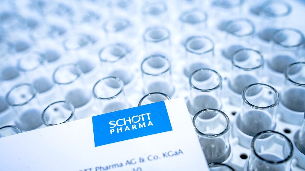 Ein Kästchen voller Karpulen, wie sie hauptsächlich für die Abfüllung und Verabreichung von Insulin verwendet werden. Foto: Frank Rumpenhorst/dpa
