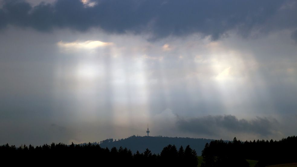 In den kommenden Tagen wird es in Niedersachsen häufig grau - aber hin und wieder lugt die Sonne hindurch. Foto: dpa/Karl-Josef Hildenbrand