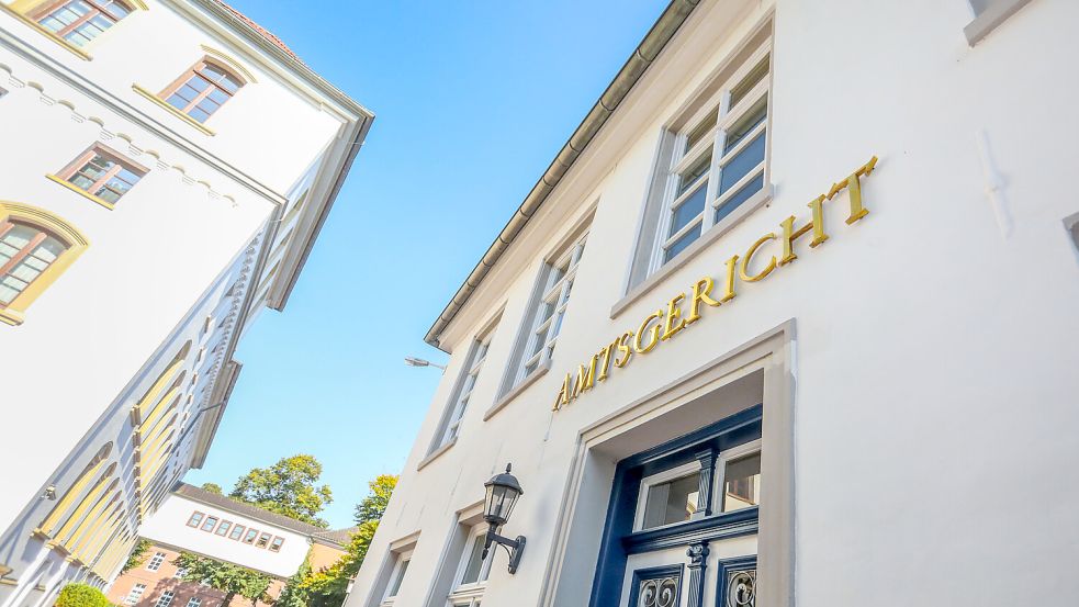 Vor dem Amtsgericht Aurich fand die Verhandlung gegen den 39-Jährigen aus Südbrookmerland statt. Foto: Romuald Banik