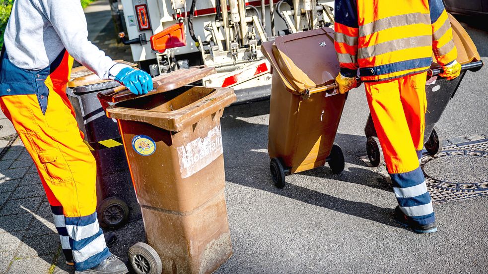 Die falsche Mülltrennung kann mit einem Bußgeld von bis zu 2500 Euro geahndet werden. Foto: dpa | Sina Schuldt
