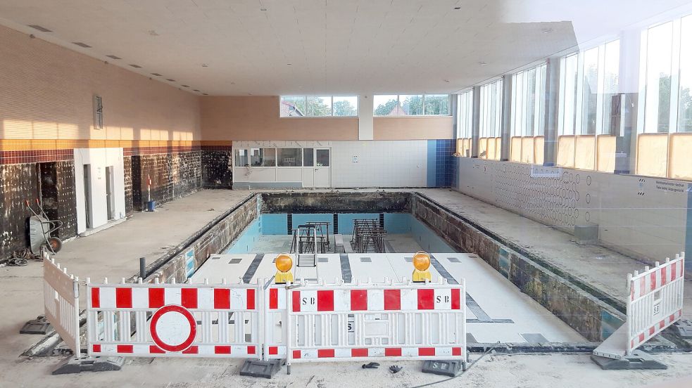 Hier schwimmt so schnell noch niemand wieder: Ein Blick ins Störtebeker-Bad in Marienhafe. Foto: privat