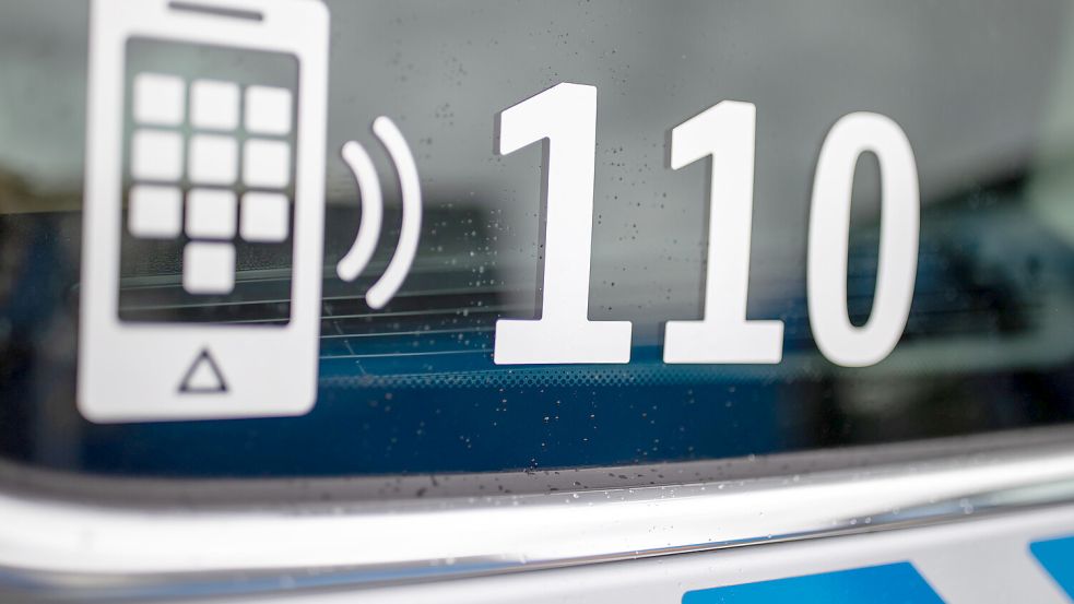 Obwohl er sich nachweislich nicht in einer Notlage befand, wählte ein Marienhafer die 110 und machte sich damit strafbar. Foto: DPA