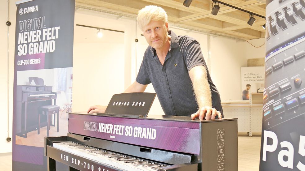 Ein erstes Keyboard steht bereits in den neuen Geschäftsräumen. Foto: Heino Hermanns