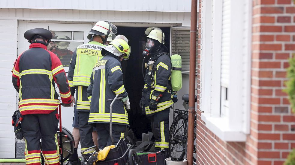 Die Feuerwehr Emden war am Montag in der Taubenstraße im Einsatz. Foto: Hock