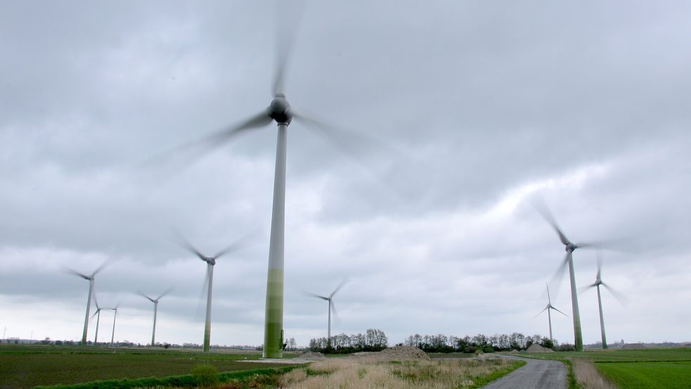 Brookmerlands bislang einziger Windpark steht in der Gemeinde Osteel. Foto: Thomas Dirks