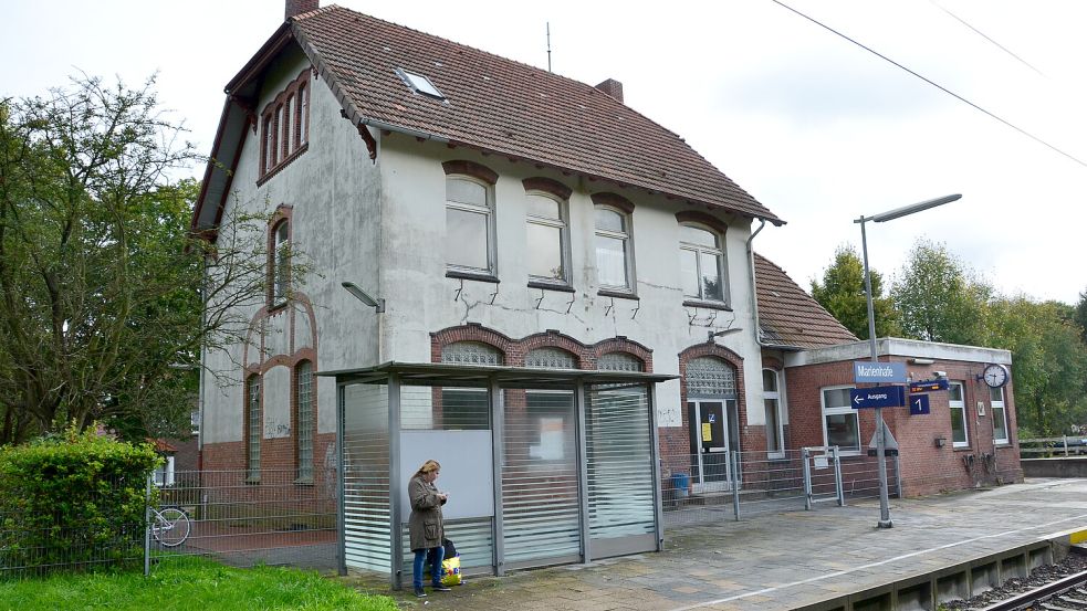 Seit mehr als zehn Jahren werden Ideen für die künftige Nutzung des Bahnhofsgebäude (hier eine Aufnahme aus dem Jahr 2013) gesammelt. Foto: Thomas Dirks