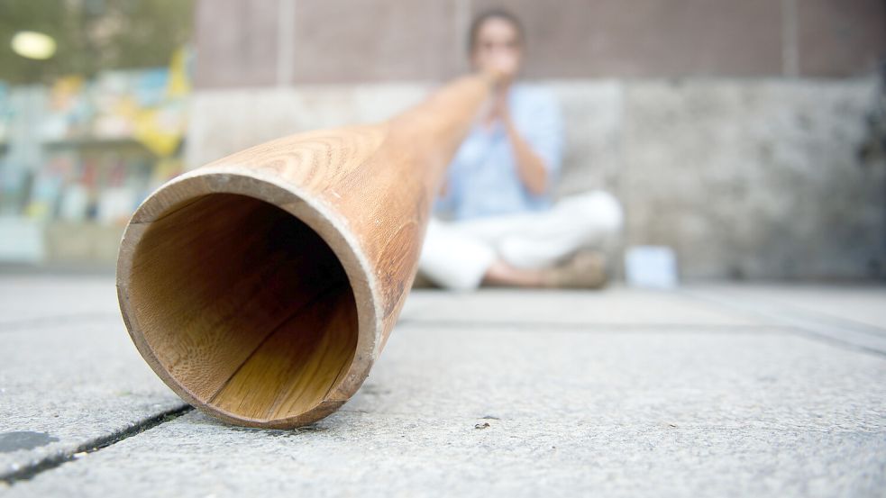 Das Instrument Didgeridoo als kulturelle Aneignung? Laut Musiker Tom Fronza sei deshalb ein Konzert von ihm und seiner Band in Kiel gecancelt worden. Foto: dpa/Daniel Naupold